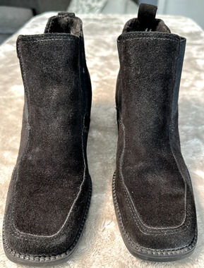 Barbo Canada Black Suede Square Toe Chunky Heel Ankle Boots Womens Size 7 W